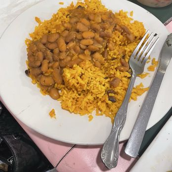 Sazon Dominicano - Yellow rice with beans so good perfectly cooked !!! - Dominican Near Me - Catasauqua, Pennsylvania Sazon Dominicano - Yellow rice with beans so good perfectly cooked !!! - Dominican Near Me - Catasauqua, Pennsylvania