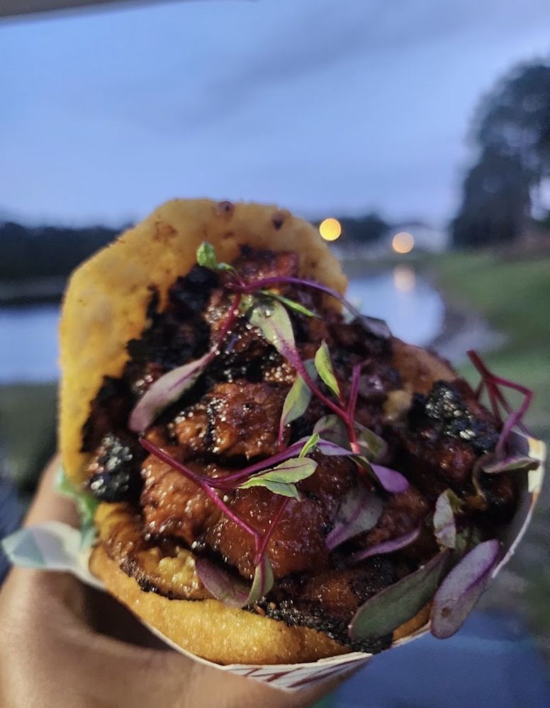 Autana Arepas Grill Logo