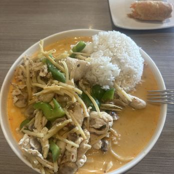 Thai Street Kitchen - Gang Dang chicken curry entree - Thai Near Me - Bloomfield Hills, Michigan Thai Street Kitchen - Gang Dang chicken curry entree - Thai Near Me - Bloomfield Hills, Michigan