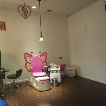 Ice Nails - Kiddy chair for the special princess - Nail Salons Near Me - Indianapolis, Indiana Ice Nails - Kiddy chair for the special princess - Nail Salons Near Me - Indianapolis, Indiana