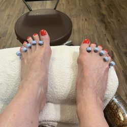 Salon Republic - Thank you, Chao for an amazing pedicure. I got the Deluxe pedicure. Chao has amazing technique and hands.