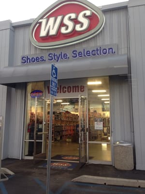 shoe warehouse long beach