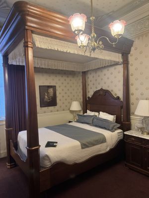 Strater Hotel by null