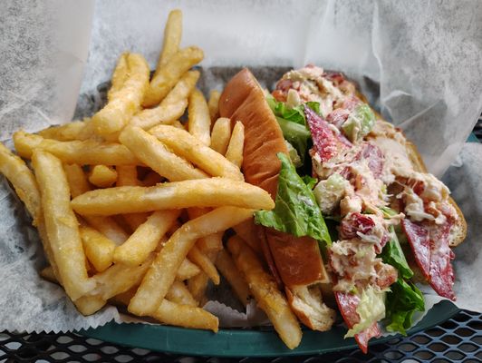 The Lobster Shanty by null