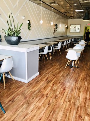 The Cutting Edge Cafe by null