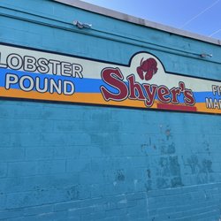 Shyer's Lobster Pounds - Entrance in the back