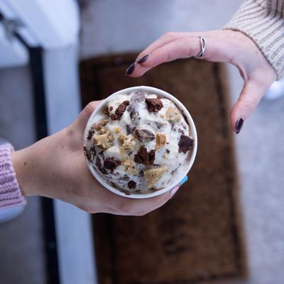 Cold Stone Creamery by null