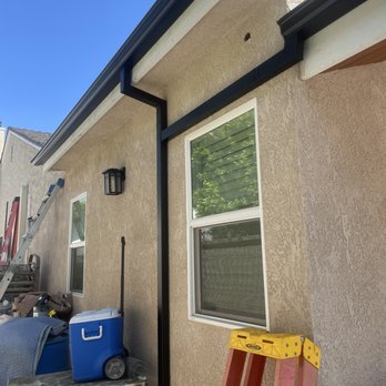bakersfield gutter pro - Black seamless OG gutter with smooth downspout. - Gutter Services Near Me bakersfield gutter pro - Black seamless OG gutter with smooth downspout. - Gutter Services Near Me