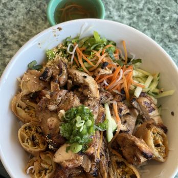 Viet House - Vermicelli bowl chicken - Vietnamese Near Me - Alexandria, Virginia Viet House - Vermicelli bowl chicken - Vietnamese Near Me - Alexandria, Virginia