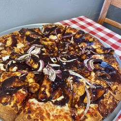 JC's Pizza - BBQ chicken pizza
