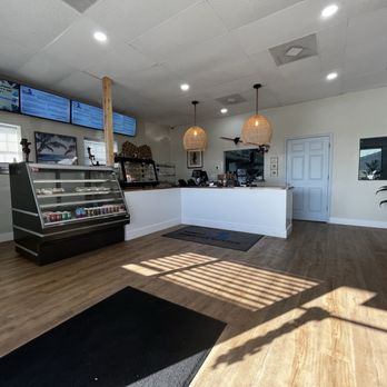 Howzit Hawaiian Kitchen - Wide angle shot from pick up waiting chairs. - Hawaiian Near Me - Schertz, Texas Howzit Hawaiian Kitchen - Wide angle shot from pick up waiting chairs. - Hawaiian Near Me - Schertz, Texas