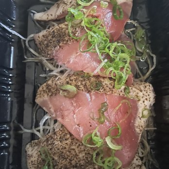 Tomo Sushi - This was ok. Black pepper tuna half order - Japanese Near Me - Burien , Washington