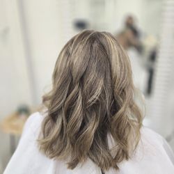 Johnny & Mia Hair Studio