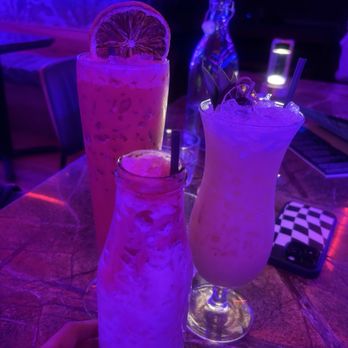 Stampede Cocktail Club - Cocktails ambiance - Cocktail Bars Near Me - Seattle, Washington