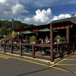 Tippy Canoes - Cute outdoor patio area