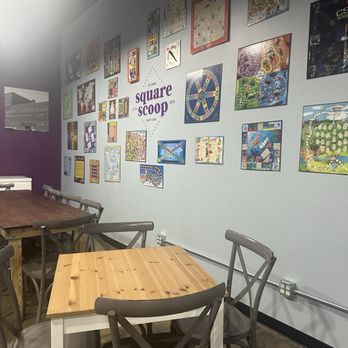 Square Scoop - Sitting area - Ice Cream & Frozen Yogurt Near Me - Indianapolis, Indiana