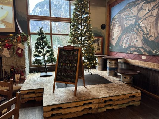 Howe Sound Inn & Brewing by null