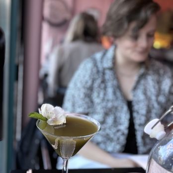 Ping Pong - It's all in the details! Look at this stunning drink - Chinese Near Me - Chicago, Illinois Ping Pong - It's all in the details! Look at this stunning drink - Chinese Near Me - Chicago, Illinois