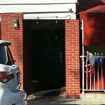 Los Amigos Bar & Grill - Wheelchair access to the entrance - Mexican Near Me - Burbank, California Los Amigos Bar & Grill - Wheelchair access to the entrance - Mexican Near Me - Burbank, California