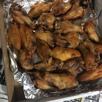 Sunset Pizzeria - Wings, they could have used more sauce but they were tasty! - Pizza Near Me - Henderson, Nevada