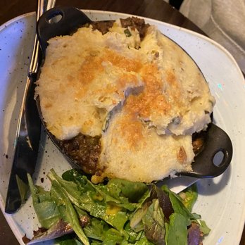 Banff Ave Brewing Co - Elk brewers pie - Breweries Near Me - Banff, Alberta