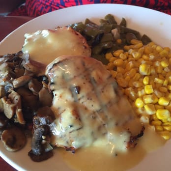 Cheddar's Scratch Kitchen - Dijon chicken with mushrooms, green beans and corn - American Near Me - Charlotte, North Carolina