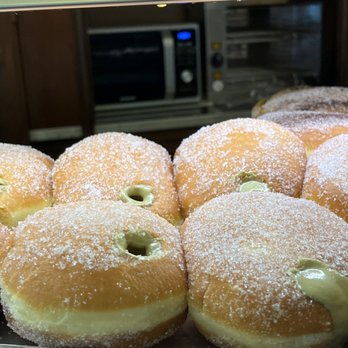 Stefano - Bomboloni 11/5/22 - Cafes Near Me - Arezzo, Arkansas