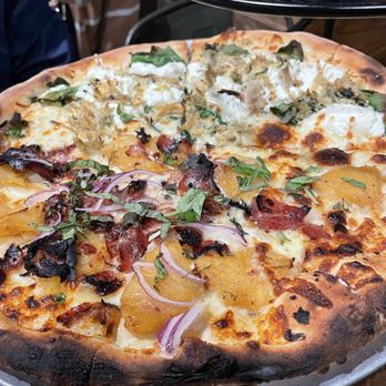 V Pizza + Tap Garden - Half Flyin Hawaiian, half Delle Donne - Pizza Near Me - Jacksonville, Florida