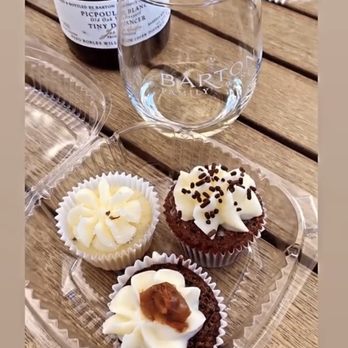 Barton Family Winery And Grey Wolf Cellars - Wine Tasting Room Near Me - Paso Robles, California