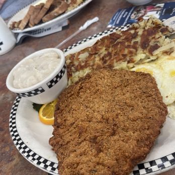 BIGFOOT Chicken Fried Steak - (1180 cals.)