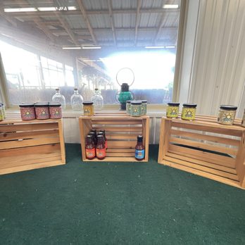 Pully's Farm Market - Inside - Farmers Market Near Me - Leroy, New York