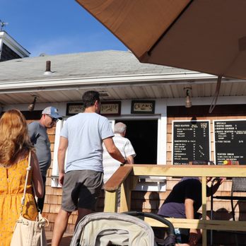 Butler's Flat - the line to order - Seafood Near Me - Port Washington, New York