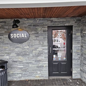 Social House Kitchen - Great entryway! - Breakfast & Brunch Near Me - Saco, Maine