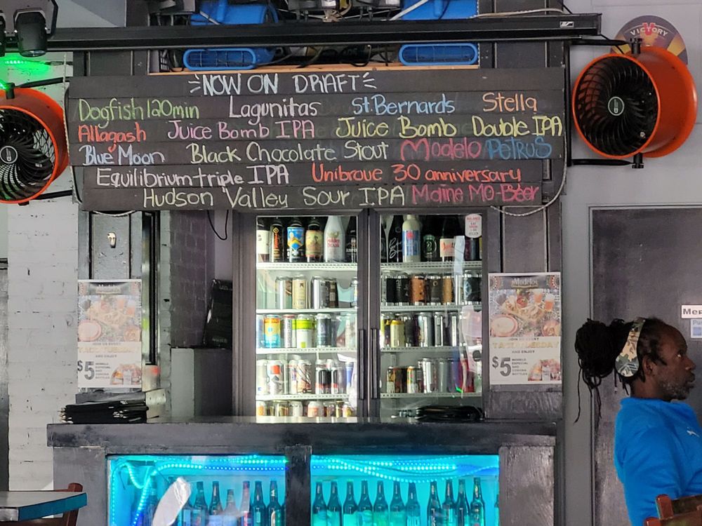 Alex's Bar & Grille