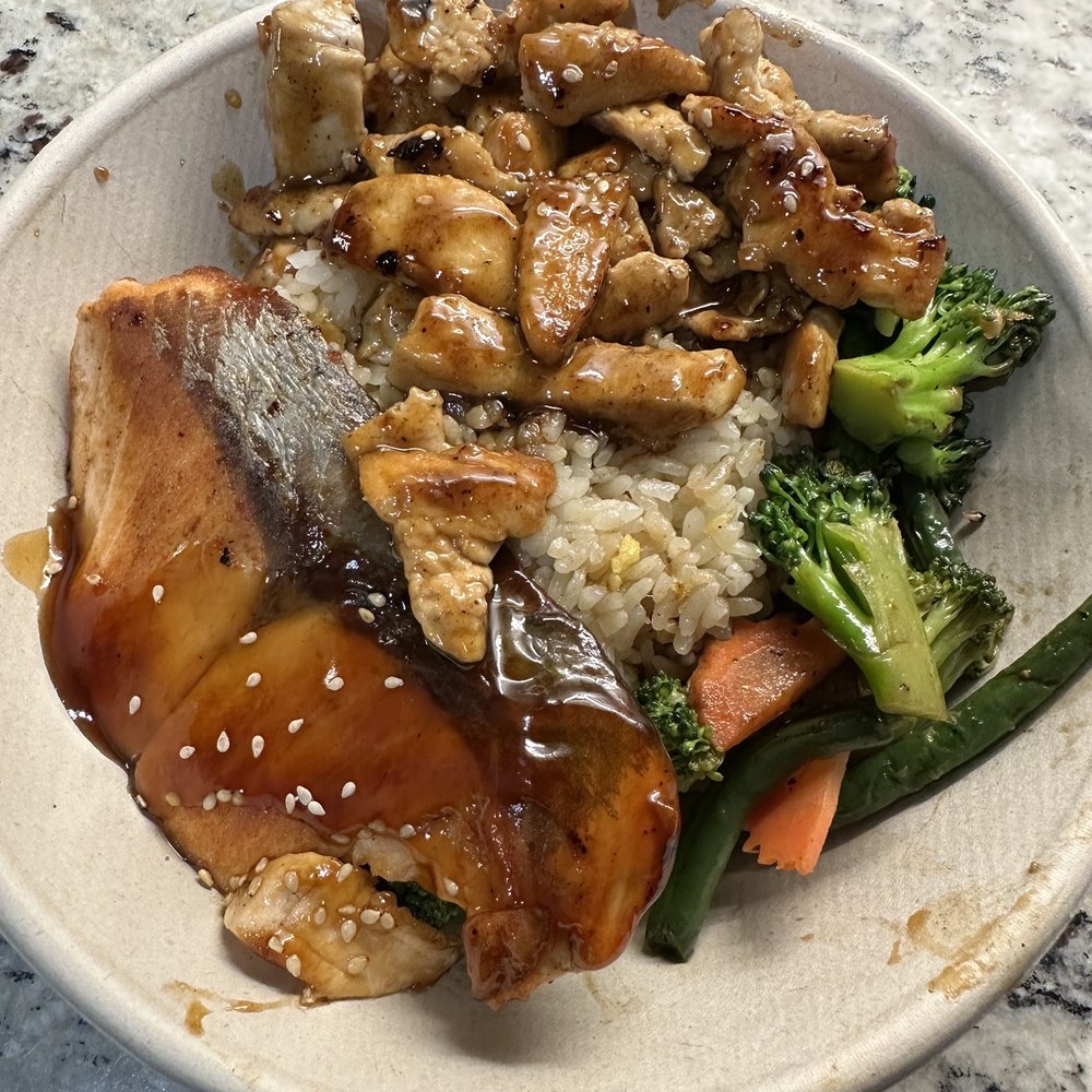 Tokyo Teppan Cafe - Hibachi regular bowl with hibachi rice, veggies, chicken, and salmon - Japanese Near Me - Orlando, Florida Tokyo Teppan Cafe - Hibachi regular bowl with hibachi rice, veggies, chicken, and salmon - Japanese Near Me - Orlando, Florida