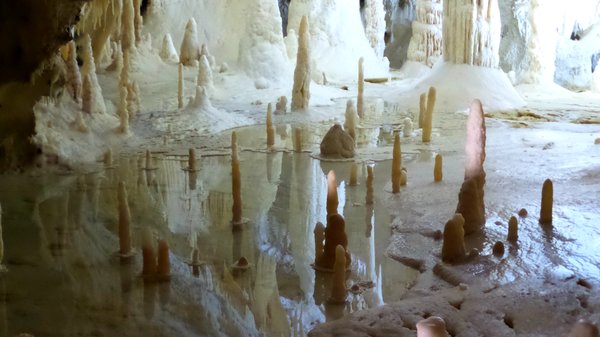 Grotte di Frasassi by null