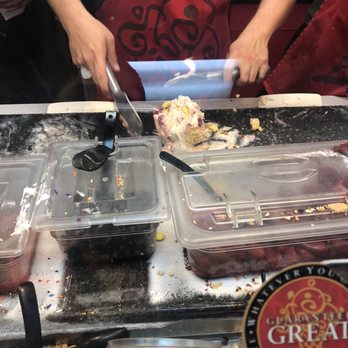 Cold Stone Creamery - Making my strawberry shortcake. - Ice Cream & Frozen Yogurt Near Me - Turlock, California Cold Stone Creamery - Making my strawberry shortcake. - Ice Cream & Frozen Yogurt Near Me - Turlock, California