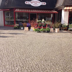 Blumen am Bahnhof