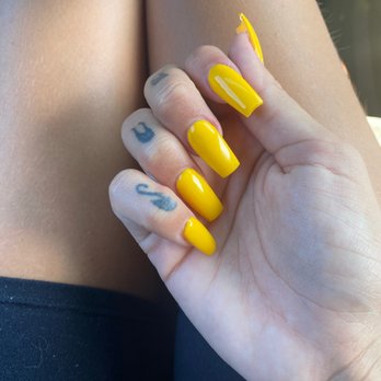 Skylar Nail Spa - Acrylic Full Set by Mercy - Nail Salons Near Me - Los Angeles, California