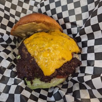 Carl Og3 Burger Shop - OG3 cheese burger deluxe - Burgers Near Me - Honolulu, Hawaii