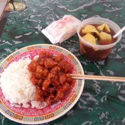 China Fun - General Tsonga chicken with wonton soup. It was not very good :/