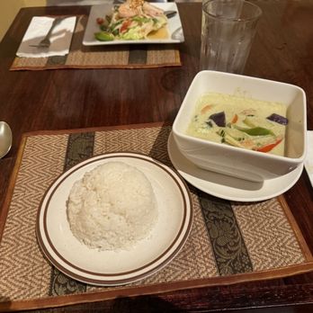 Thai Curry Restaurant & Bar - Green curry shrimp and steamed rice - Thai Near Me - San Francisco, California Thai Curry Restaurant & Bar - Green curry shrimp and steamed rice - Thai Near Me - San Francisco, California