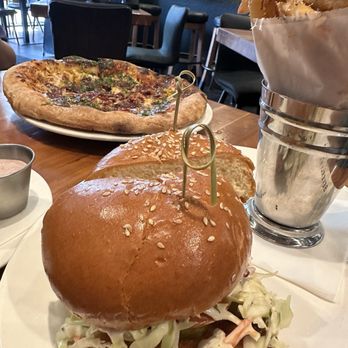 Beverly Bar - Crispy Chicken Sandwich, Wygu Wagyu Pepperoni PizzaPizza - Wine Bars Near Me - Beverly Hills, California Beverly Bar - Crispy Chicken Sandwich, Wygu Wagyu Pepperoni PizzaPizza - Wine Bars Near Me - Beverly Hills, California