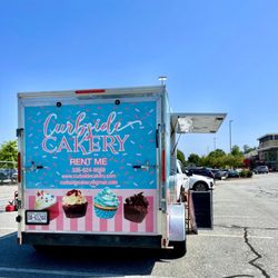 Curbside Cakery