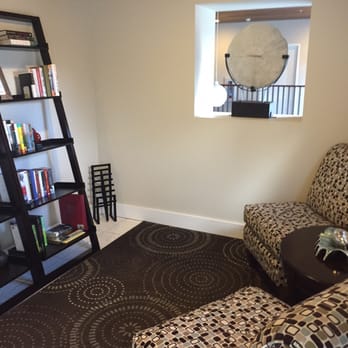 Long Beach Ronald McDonald House - Library area - Community Service/Non-Profit Near Me - Long Beach, California