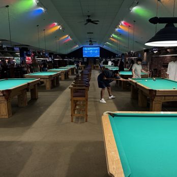 Maxamillians Billiards - Billiards tables - Pool Halls Near Me - Tyngsboro, Massachusetts