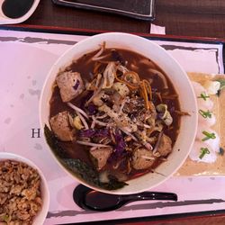 Nueva Casa Japonesa - Yasai Ramen and Nigiri