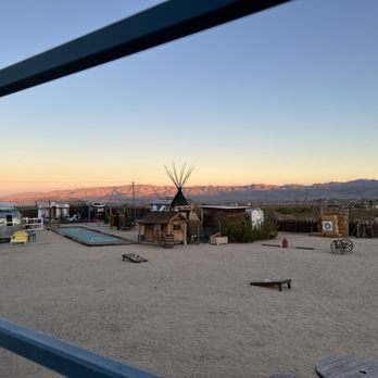Hicksville Trailer Palace - Hotels Near Me - Joshua Tree, California