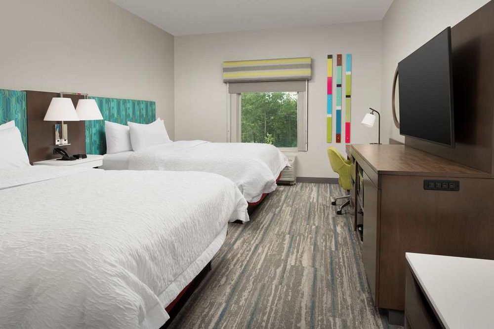 Hampton Inn & Suites Charlotte Airport Lake Pointe
