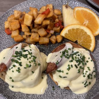 Basalt - Portuguese sausage eggs Benedict - New American Near Me - Honolulu, Hawaii Basalt - Portuguese sausage eggs Benedict - New American Near Me - Honolulu, Hawaii
